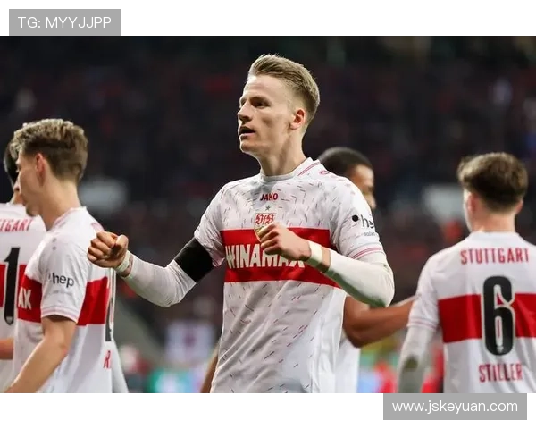 足球明星在高压环境下的踢球表现与心理承受能力全面分析 足球明星在高压环境下的踢球表现与心理承受能力全面分析