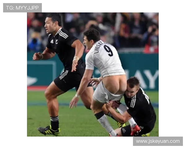 足球明星搞笑耍赖瞬间大盘点让你捧腹大笑的趣味图片合集 足球明星搞笑耍赖瞬间大盘点让你捧腹大笑的趣味图片合集