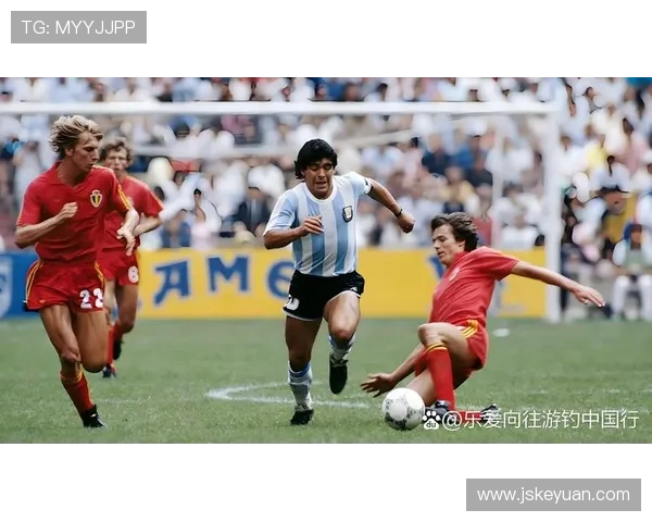 足球明星被侵犯事件盘点揭示运动员的脆弱与挑战 足球明星被侵犯事件盘点揭示运动员的脆弱与挑战