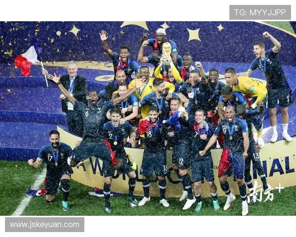 广州足球队在钻石联赛中的逆袭之路与荣耀时刻全景回顾