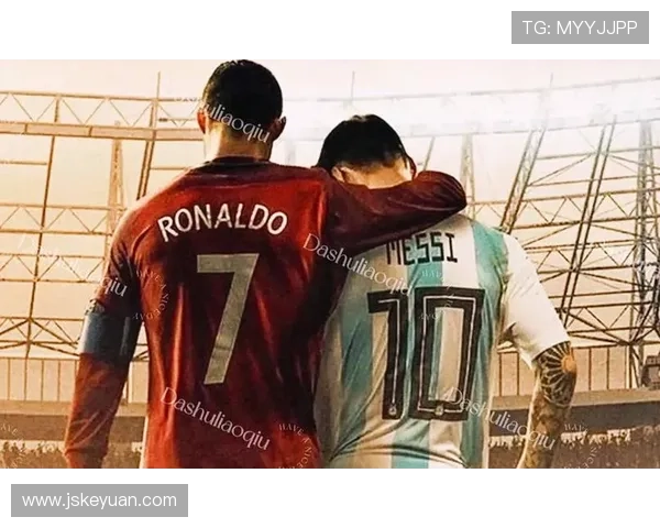 足球明星同框瞬间大揭秘：他们的友谊与荣耀在合影中绽放